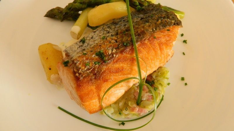 le restaurant pave de saumon et ses legumes 